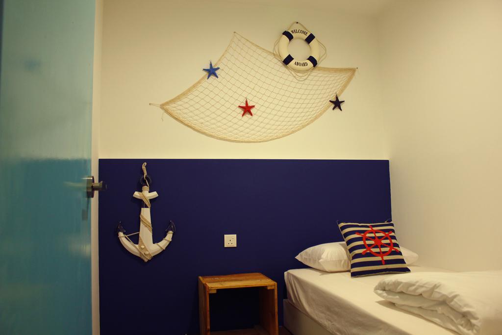 Roof Talk Theme Hostel Johor Bahru Zimmer foto