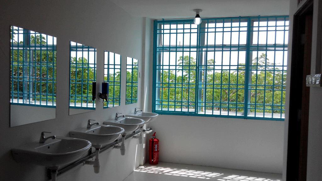 Roof Talk Theme Hostel Johor Bahru Zimmer foto