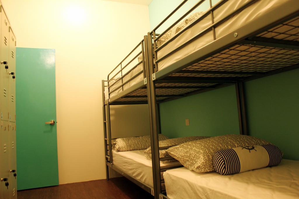 Roof Talk Theme Hostel Johor Bahru Zimmer foto