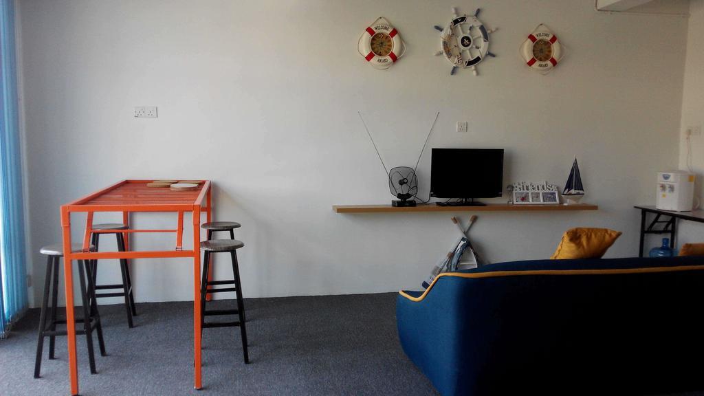 Roof Talk Theme Hostel Johor Bahru Zimmer foto